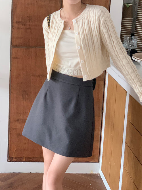 Women Elegant Round Neck Long Sleeves Cropped Cardigan – Knitted Cotton w/ Notched Buttons Cardigan Tops | Classic Basic Fashion Piece