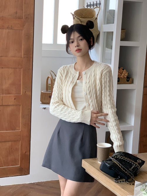 Women Elegant Round Neck Long Sleeves Cropped Cardigan – Knitted Cotton w/ Notched Buttons Cardigan Tops | Classic Basic Fashion Piece