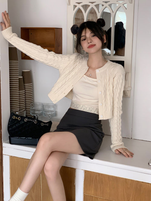 Women Elegant Round Neck Long Sleeves Cropped Cardigan – Knitted Cotton w/ Notched Buttons Cardigan Tops | Classic Basic Fashion Piece